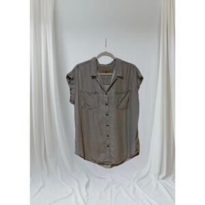 JACHS Girlfriend Gray Stonewashed Short sleeve button down top size medium